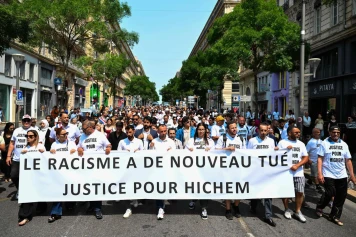 Marche blanche à Marseille en hommage à Hichem Miraoui : Un appel à la justice contre le racisme