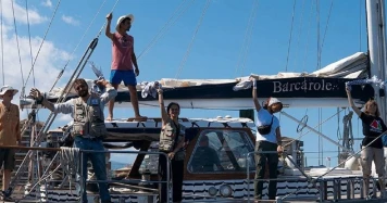Le bateau humanitaire Madleen en route pour Gaza : Rima Hassan et Greta Thunberg face au blocus israélien