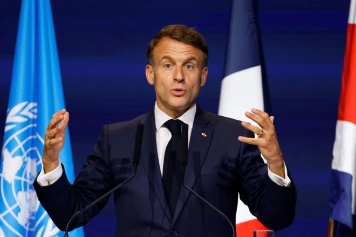 Emmanuel Macron critique la politique écologique de son gouvernement au Blue Economy Forum