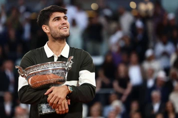 Finale Épique : Carlos Alcaraz Renverse Jannik Sinner à Roland-Garros 2025