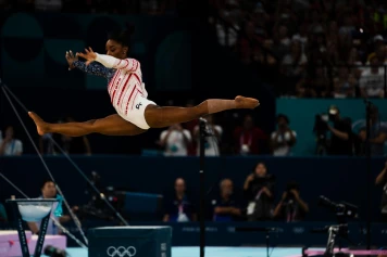 Simone Biles et le débat sur les athlètes transgenres : une prise de position choquante