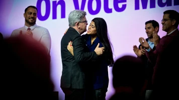 Mélenchon dénonce l'expulsion des militants et défend Rima Hassan