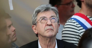 Réunion publique de Jean-Luc Mélenchon à Rouen : VIe République et choix controversé de la Halle aux Toiles