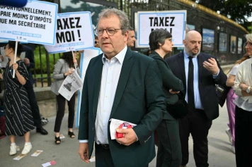 Rejet de la Taxe Zucman : Un Nouveau Combat Parlementaire se Profile