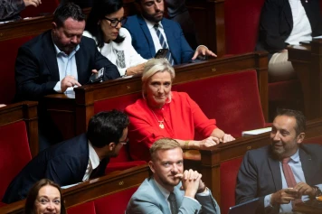 Victorieuse au Parlement, l'extrême droite impose un moratoire sur les énergies renouvelables
