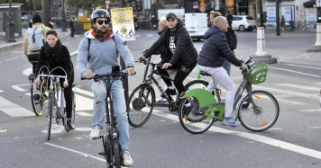 Tensions à Paris : Cyclistes vs Automobilistes dans la Lutte pour la Route