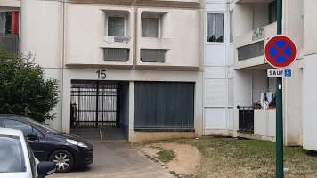 Accident à Plaisir : Un Conducteur Perd le Contrôle en Pleine Crise d'Épilepsie