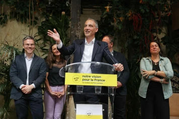 Raphaël Glucksmann présente sa vision politique pour la France