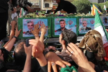 Funérailles nationales à Téhéran : Hommage aux martyrs iraniens de la guerre contre Israël