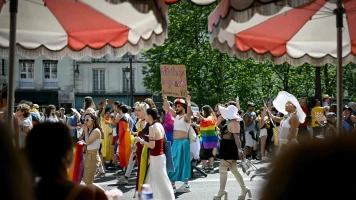 Marche des Fiertés à Paris : Unis pour les Droits LGBT+ face aux Défis Mondiaux