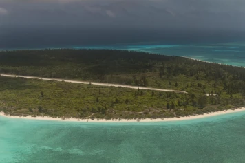Restitution des Îles Éparses : Macron Réaffirme sa Position à Paris