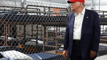 Trump et le nouveau centre de rétention en Floride : entre moqueries et controverse