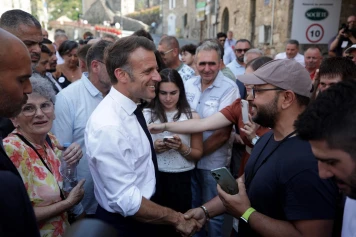 Emmanuel Macron veut limiter la présence du loup dans les zones pastorales de l'Aveyron