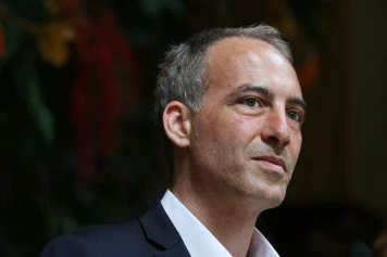 Raphaël Glucksmann et Jean-Luc Mélenchon : Une Stratégie Commune pour 2027