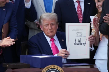 Donald Trump Célèbre le One Big Beautiful Bill Act : Impacts et Controverses
