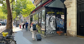 Vacance Commerciale au Boulevard Saint-Michel : Un Quartier en Déclin