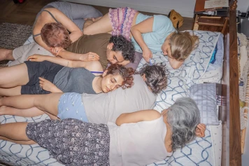 Chronique d'un Exode : Le Témoignage Émouvant de la Photographe Forough Alaei sur la Fuite Familiale en Temps de Guerre