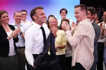 Emmanuel Macron célèbre les 10 ans de 'Jeunes avec Macron' et évoque l'avenir politique