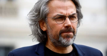 Aymeric Caron en ligne de mire : report du vote sur la commission d'enquête anti-LFI