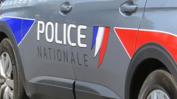 Détention d'une adolescente après une agression au couteau à Versailles