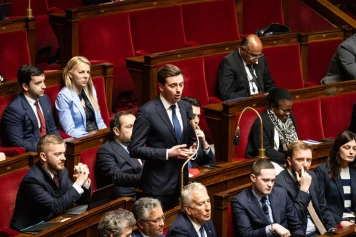 Conférence de presse : Rapport sur la désindustrialisation en France