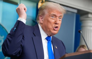 Trump annonce un tarif douanier de 30 % sur les imports mexicains et européens