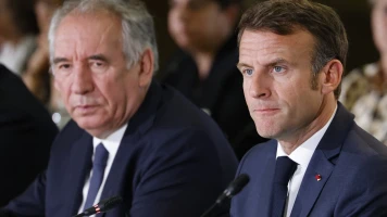Sondage Ipsos : Popularité d'Emmanuel Macron et François Bayrou en hausse, mais satisfaction toujours faible
