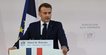 Discours d'Emmanuel Macron aux Armées : Renforcer la Défense Face aux Menaces Mondiales