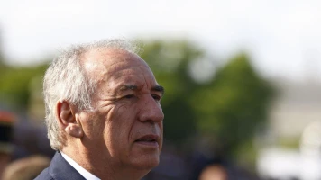 François Bayrou annonce une année blanche pour 2026 : économies et impacts sociaux