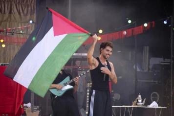 Controverse aux Francofolies de Spa : Yao et d'autres protestent contre Amir