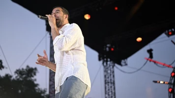 Amir aux Francofolies de Spa : un message de paix malgré la controverse