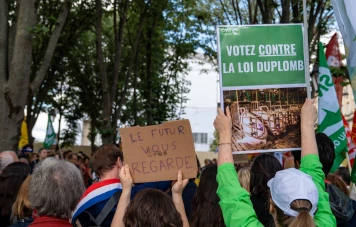 Pétition Étudiante contre la Loi Duplomb : Plus d'un Million de Signatures
