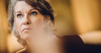 Loi Duplomb : Anne Genetet et la Controverse des 1,5 Million de Signataires