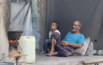 Solidarité Méditerranéenne : Des Égyptiens envoient des bouteilles de nourriture vers Gaza
