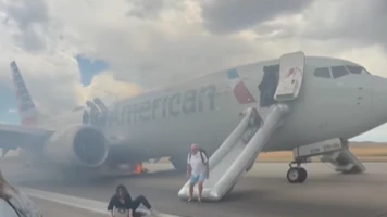 Incendie d'un Boeing 737 MAX 8 d'American Airlines à Denver : Évacuation d'Urgence et Retards de Vols