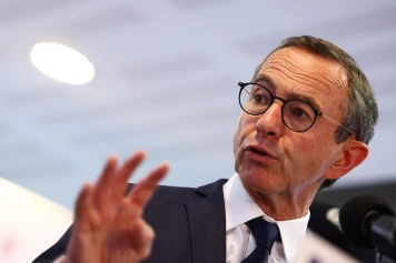 Bruno Retailleau alerte sur une France sans électricité en 2035 : le débat autour des énergies renouvelables