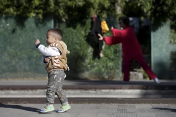 La Chine : 3 600 yuans par enfant pour relancer la natalité face à la crise démographique