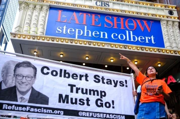 La Fin Annoncée du Late Show de Stephen Colbert : Un Adieu aux Émissions Satiriques