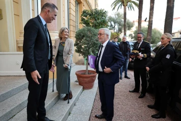 Autonomie de la Corse : Le gouvernement maintient sa position sur la loi constitutionnelle