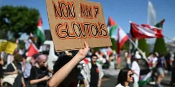 G7 à Evian : des milliers de manifestants à Genève à l’appel de la coalition No-G7, pour une « riposte » au « fascisme » et à « l’impérialisme »