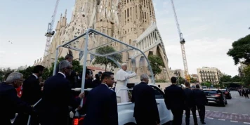 Les chrétiens ne peuvent pas « promouvoir la guerre », affirme le pape Léon XIV à la Sagrada Familia