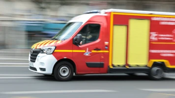 Paris : un cycliste entre la vie et la mort après un accident avec un bus dans le XIIIe