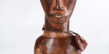 Bordeaux refuse de recevoir le « petit musée africain » qu’une sage-femme souhaitait léguer à la ville
