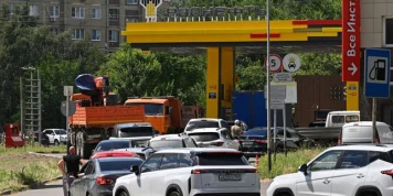 Vladimir Poutine reconnaît « une certaine pénurie » de carburant après des frappes ukrainiennes sur les raffineries russes