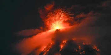 Au Guatemala, le volcan de Fuego est entré en éruption, le gouvernement émet une alerte « danger »