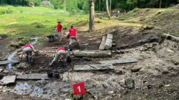 REPORTAGE. Vestiges d'un sanctuaire dédié à la déesse Sequana, restes d'offrandes... En Côte-d'Or, un chantier de fouilles aux sources de la Seine