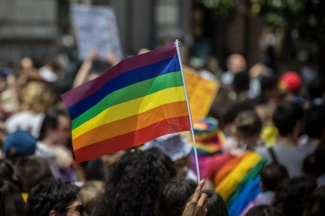 « On le considère enfin à sa juste valeur » : la justice se penche finalement sur le caractère homophobe de l’agression de Noahm