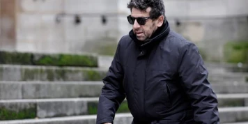 Patrick Bruel, accusé de viols et d’agressions sexuelles, n’est « pas le bienvenu » à Chartres pour sa tournée, affirme le maire