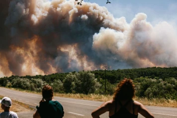 « À nous, gens d’en bas, de choisir l’humanité fragile et “magnifique”, et non la lie morale »