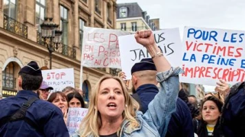 Rassemblement pour Lyhanna : la réalisatrice Andrea Bescond, interpellée puis libérée, dénonce une "détention arbitraire"